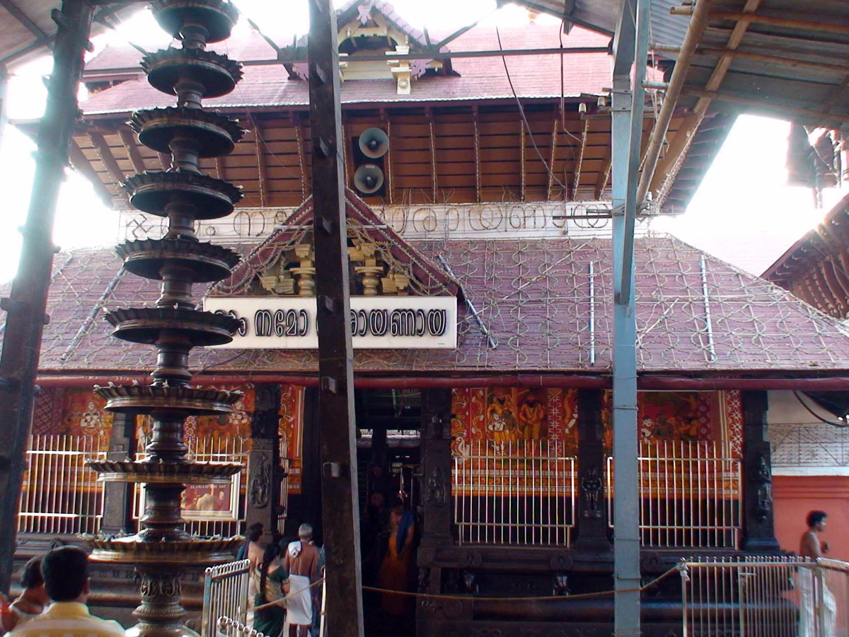 Guruvayoor Temple - his is a major Hindu pilgrim centre. It is also known as the 'Dwaraka of south'. Main attraction is the famous Sree Krishna Swamy temple. The belief says that this temple was created by the teacher of Gods Brahaspathi (Deva Guru) and Vayu (God of winds). The Idol of the Lord Guruvayur is said it have been worshipped by Lord Brahma himself at Dwaraks.